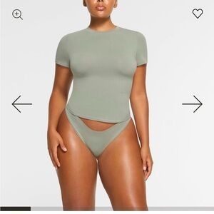 SKIMS Short Sleeve Top in Soft Green